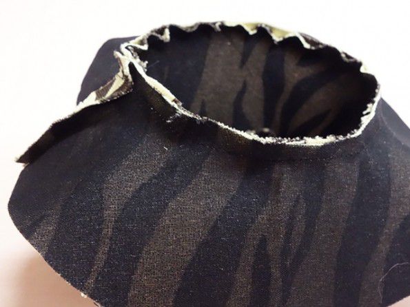 縫い目に切り込み