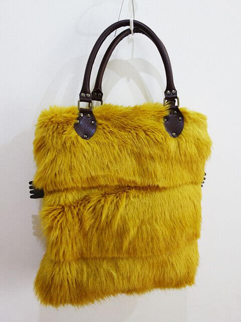 手つきファーバッグ