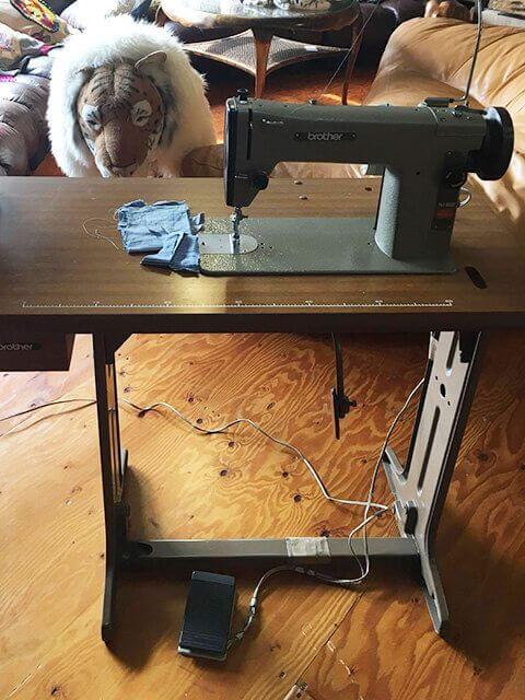 机と一体型のミシン