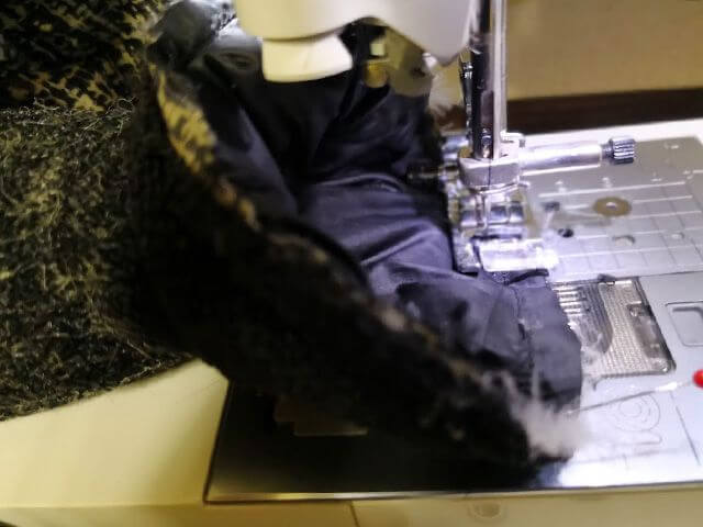 袖口を縫う