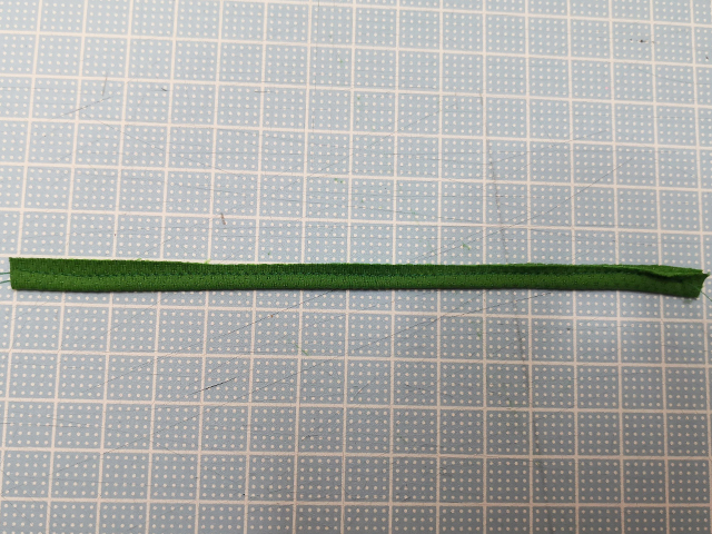 縫い代を切り落とす