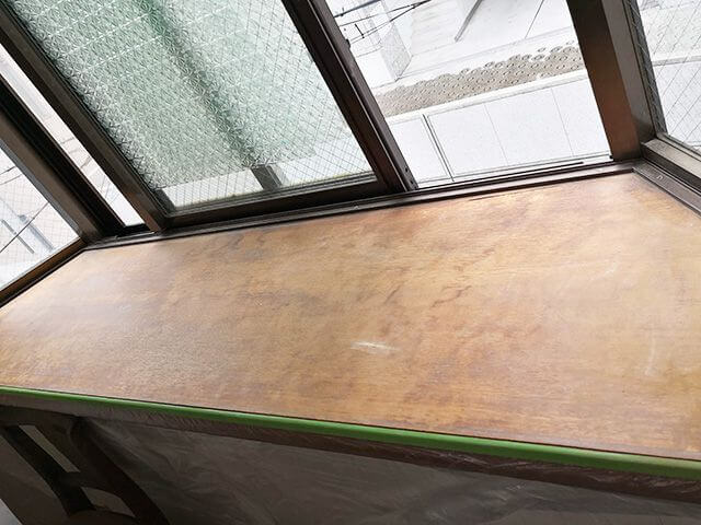ペイント前の出窓