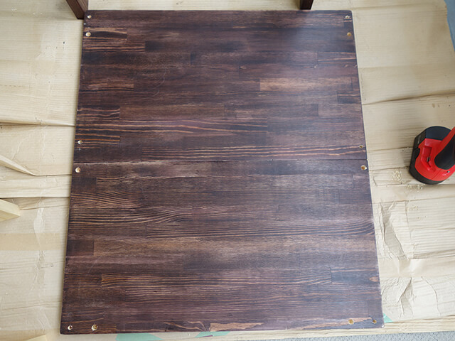 天板に穴を開ける