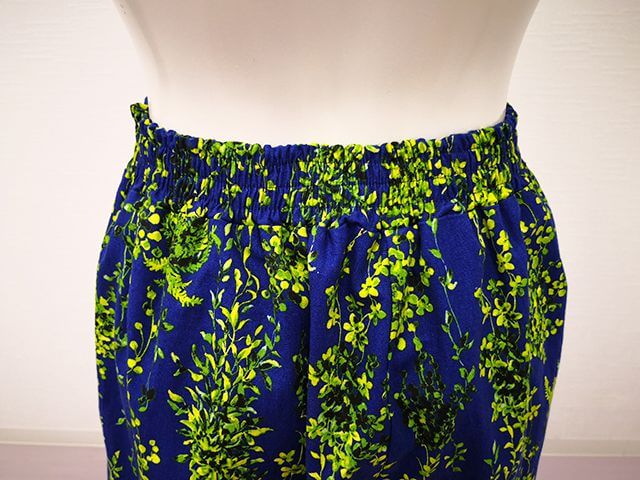 シャーリングパンツ