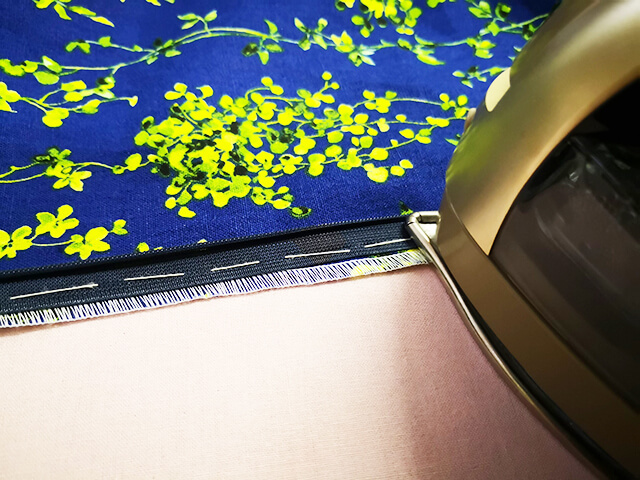 ファスナーの務歯を起こす