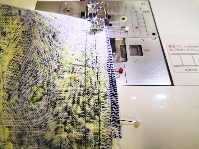 縫い代を縫い合わせる