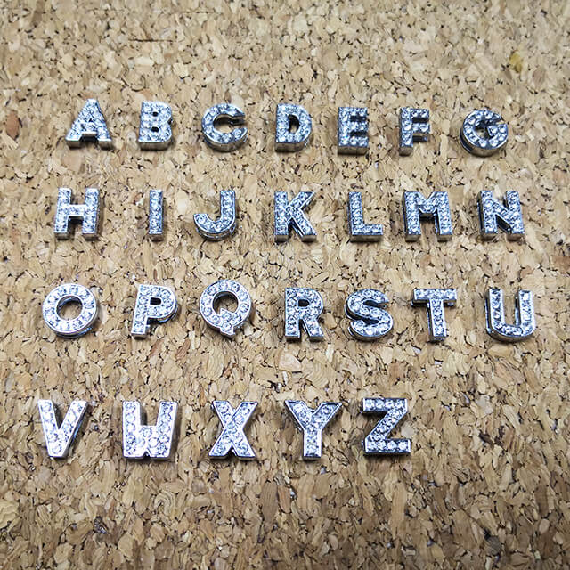 ラインストーンアルファベットチャーム