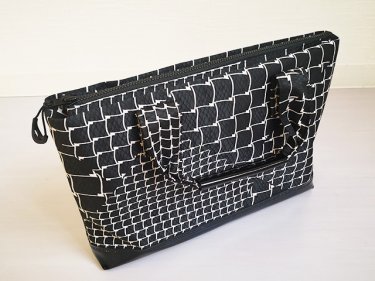 ファスナー付きトートバッグ