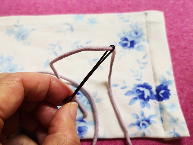 ピンでゴム通し