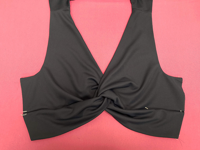 ツイストフロント